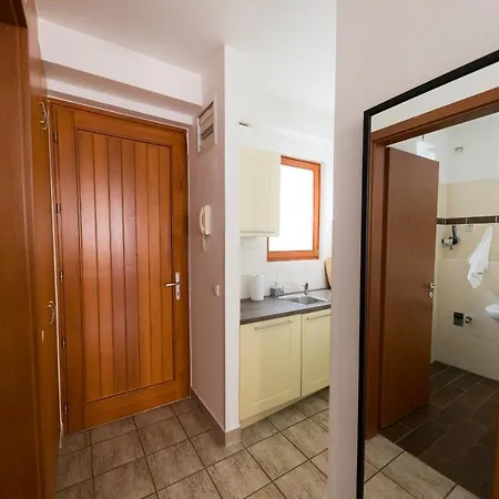 Lovag Apartman *